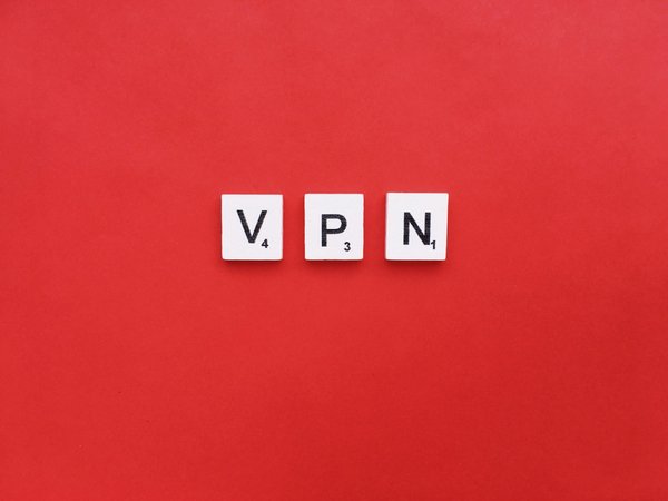 Comment configurer un VPN pour une utilisation sécurisée sur un réseau d'entreprise?